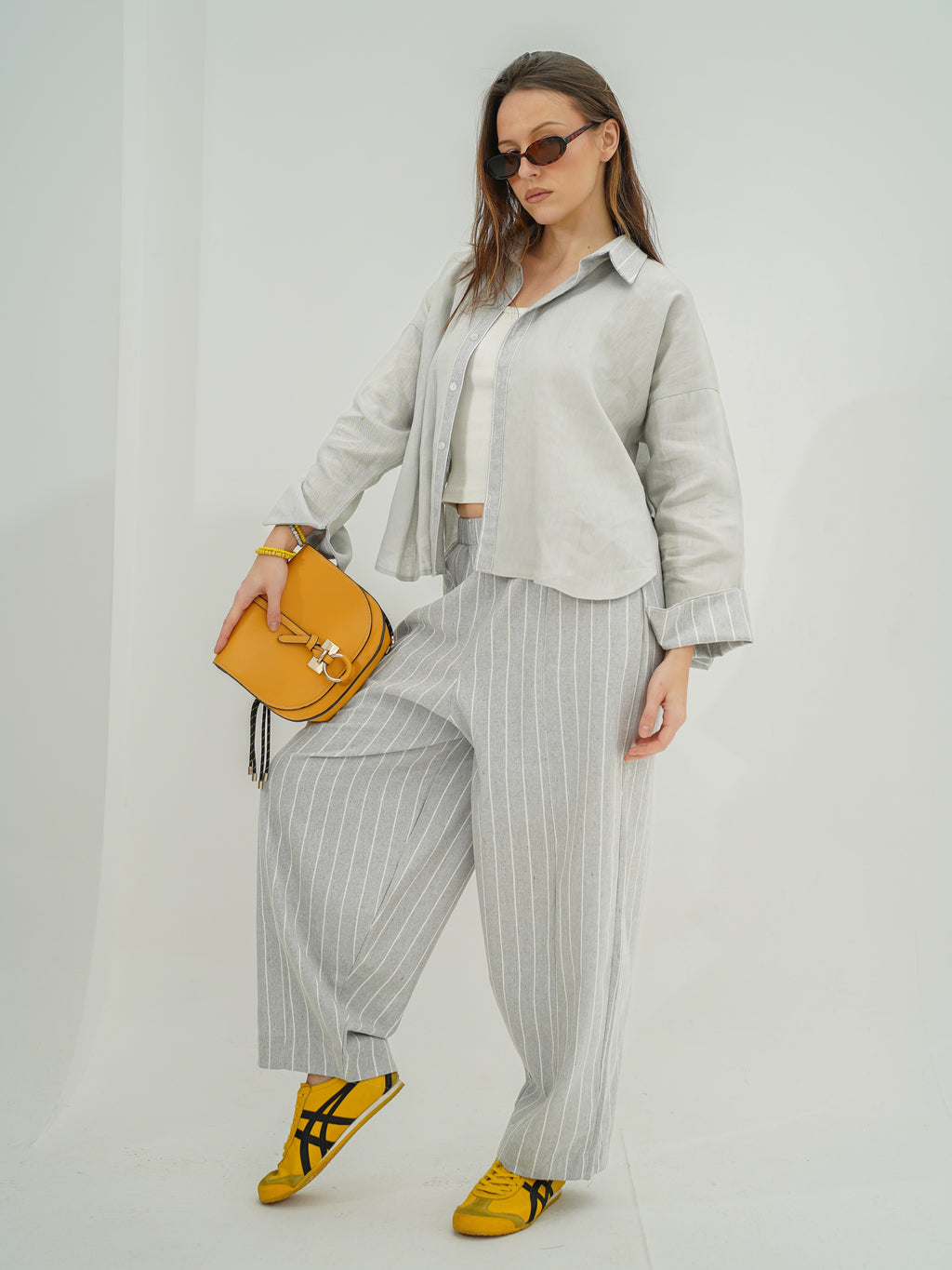 Light gray set
