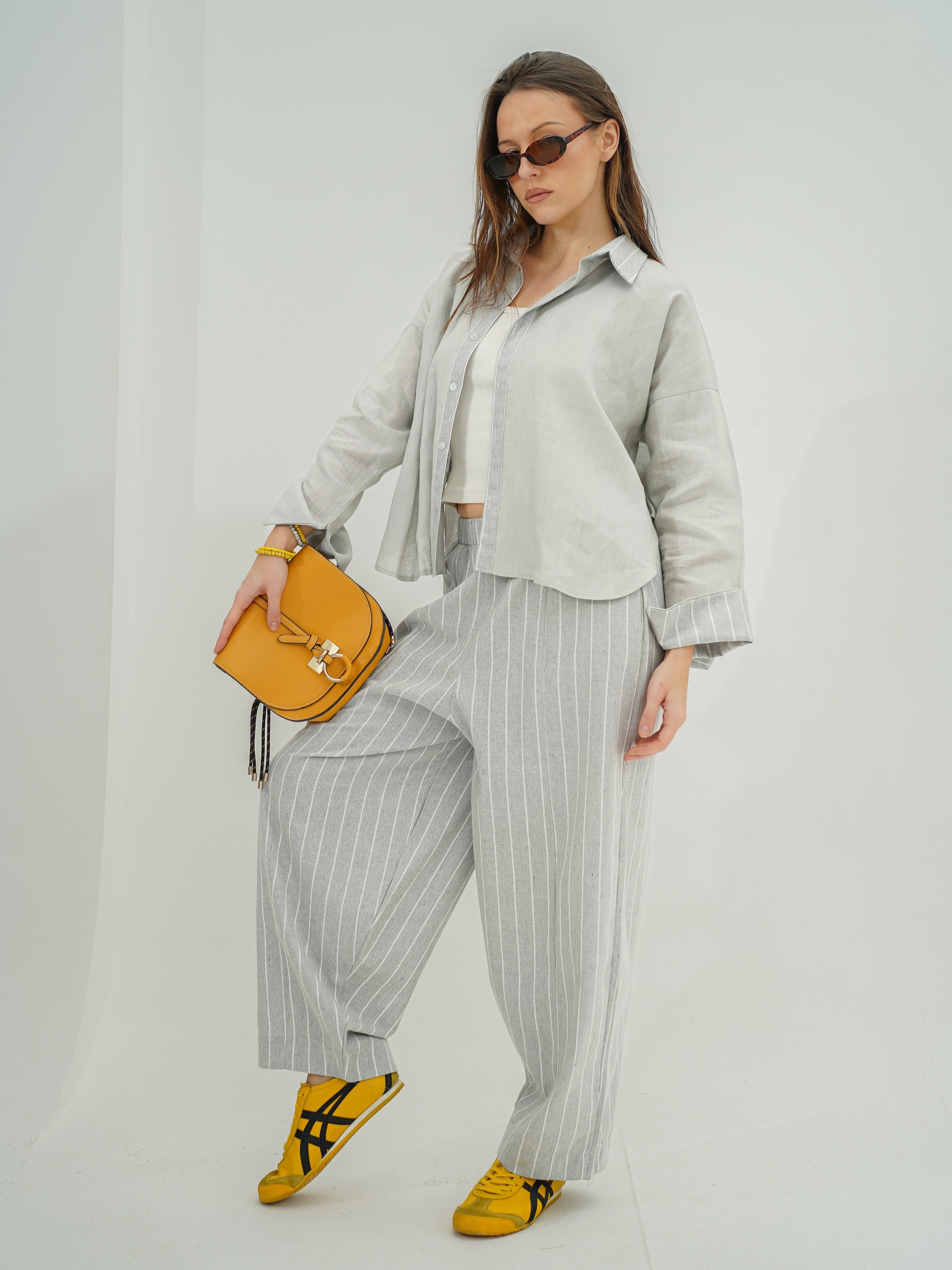 Light gray set
