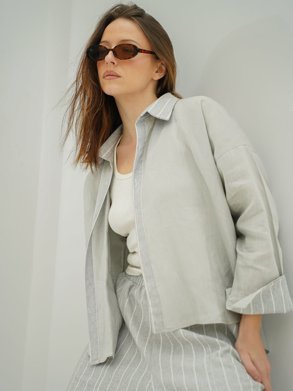Light gray set
