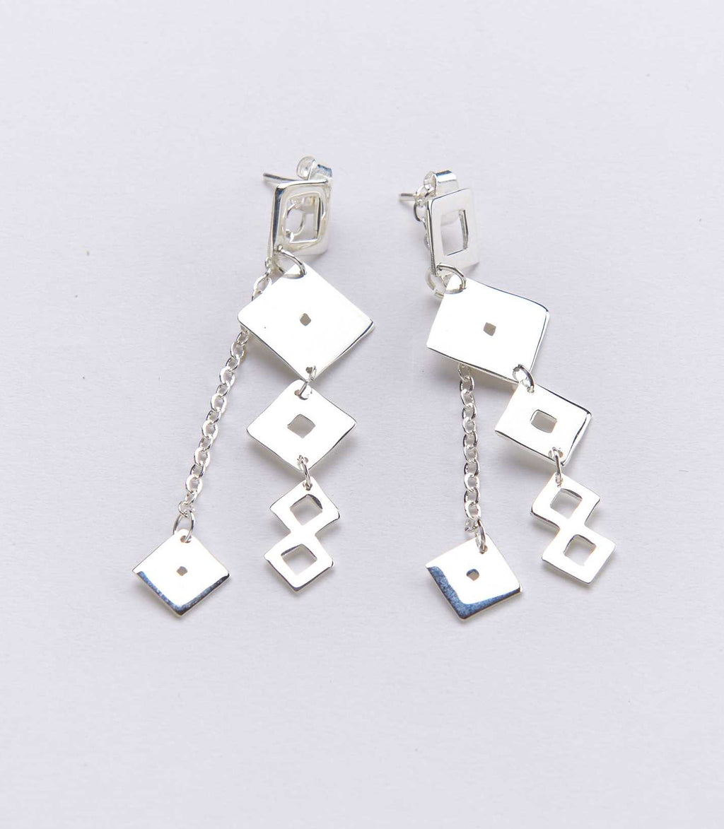 Motion earrings