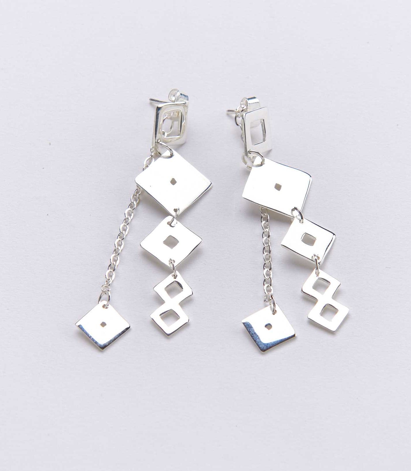 Motion earrings