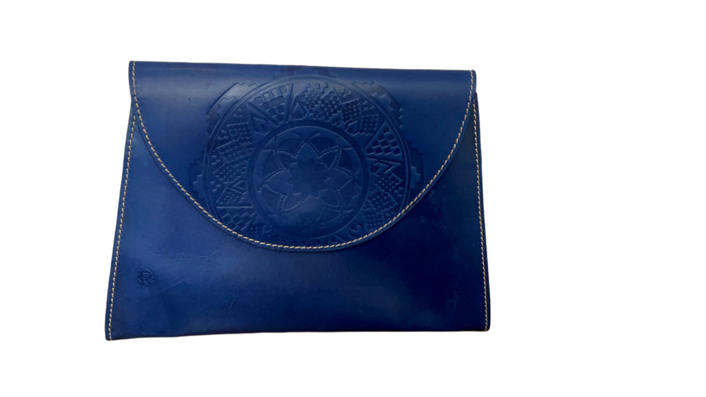 Arabic style clutch with strape