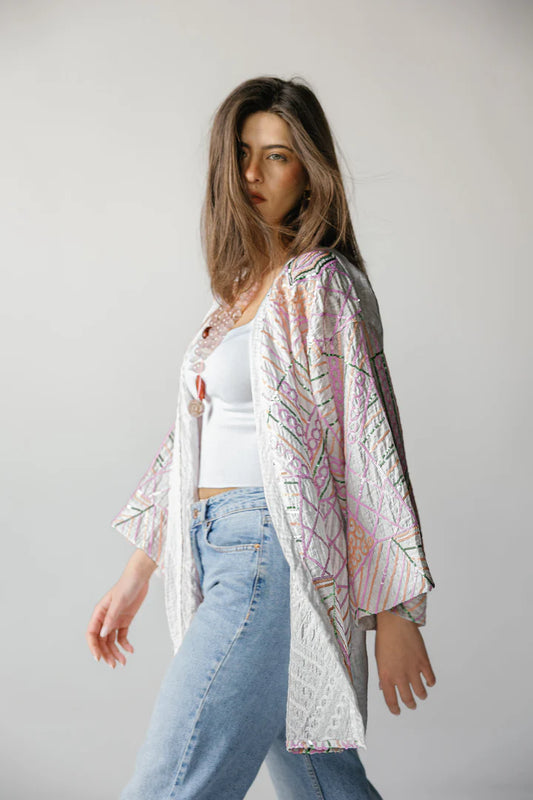 Root kimono in white