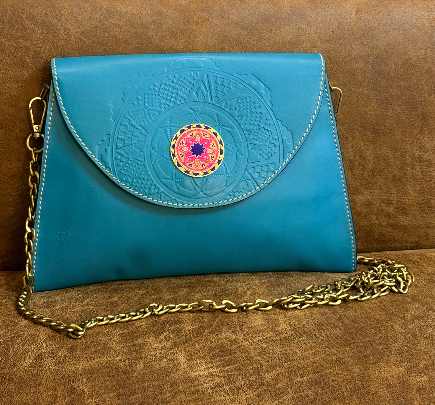 Arabic style clutch with strape