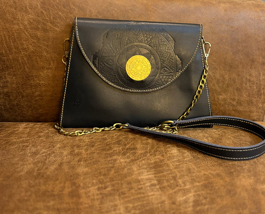 Arabic style clutch with strape