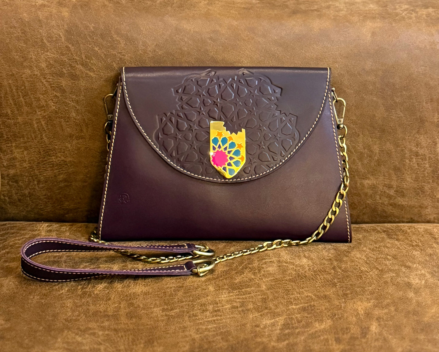 Arabic style clutch with strape