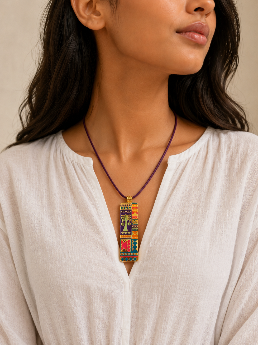Colored pharaonic pendant