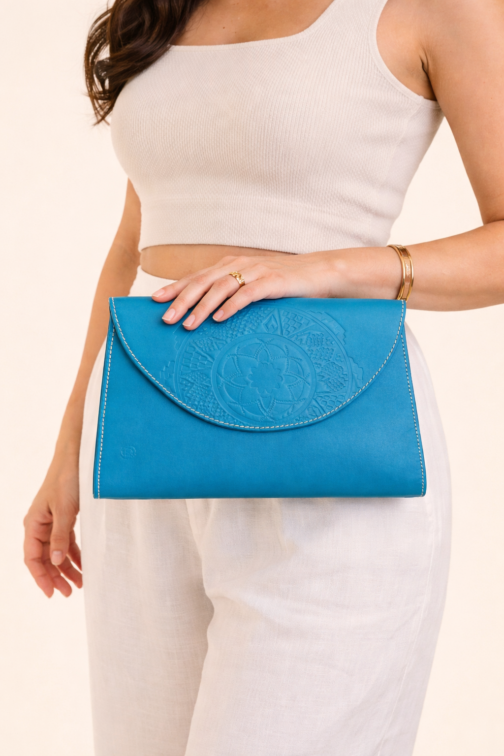 Arabic style clutch with strape
