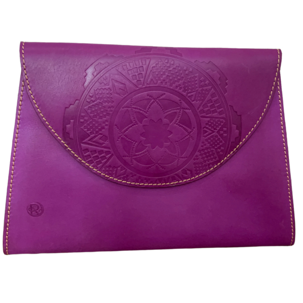 Arabic style clutch with strape