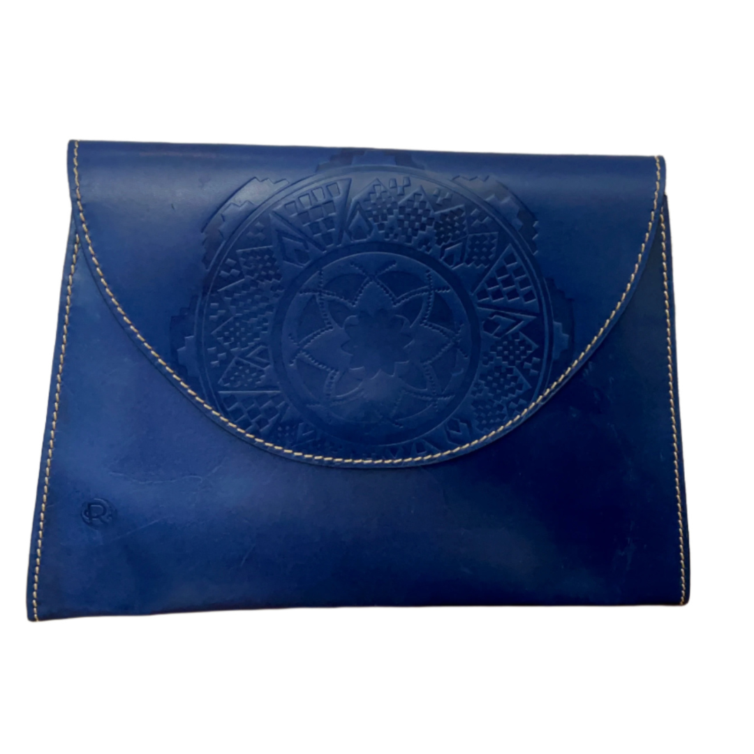 Arabic style clutch with strape